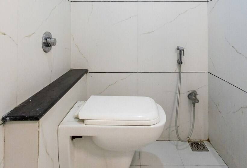 호텔 Oyo 14404 Guindy Chennai Stays