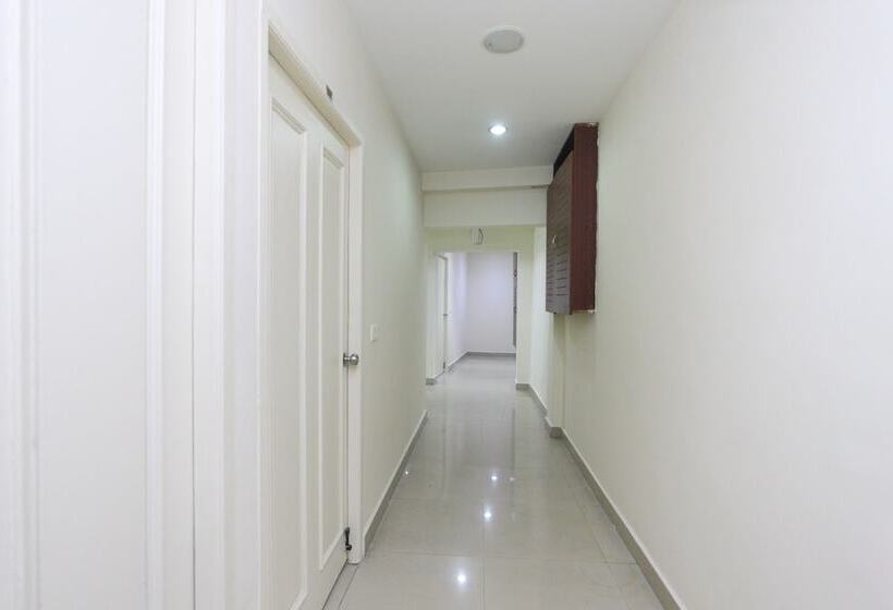 호텔 Oyo 14404 Guindy Chennai Stays