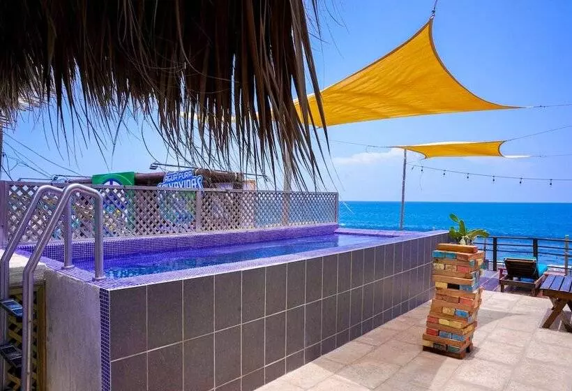 هتل Black Sand Beachhouse