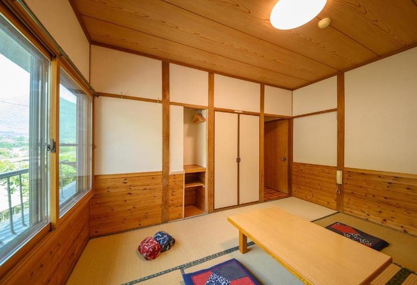 Ryokan Minshuku Tsutaya