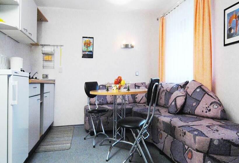 بنسيون Haus Bauer