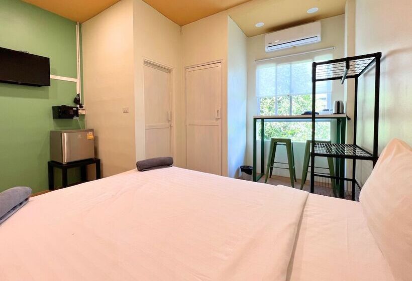 Sleepy Station Hostel