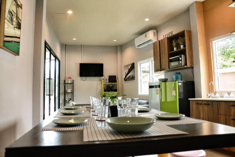 Sleepy Station Hostel