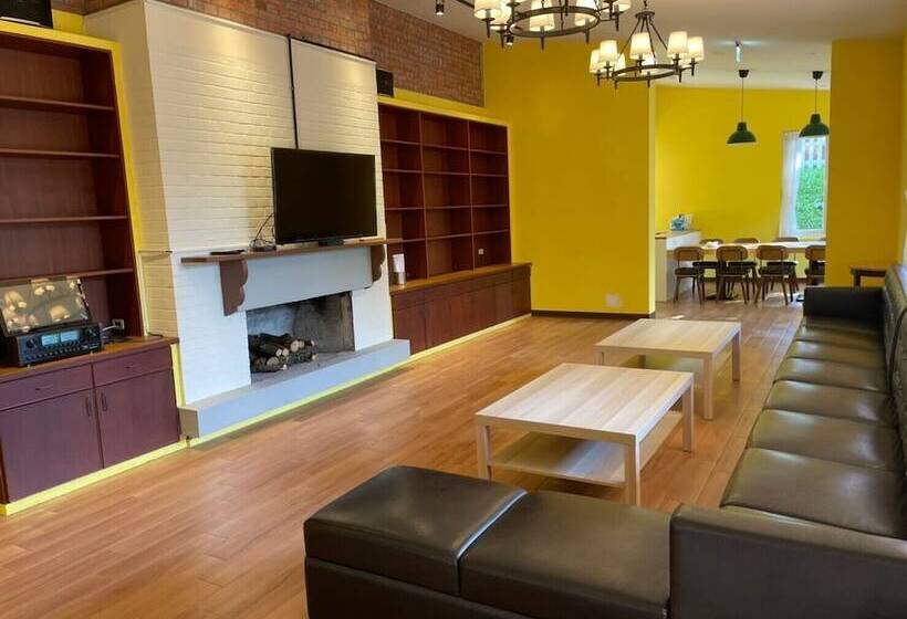 هاستل American Village Resort