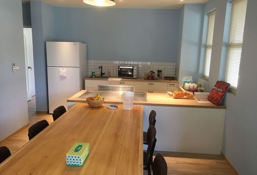 هاستل American Village Resort