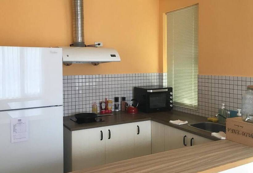 هاستل American Village Resort