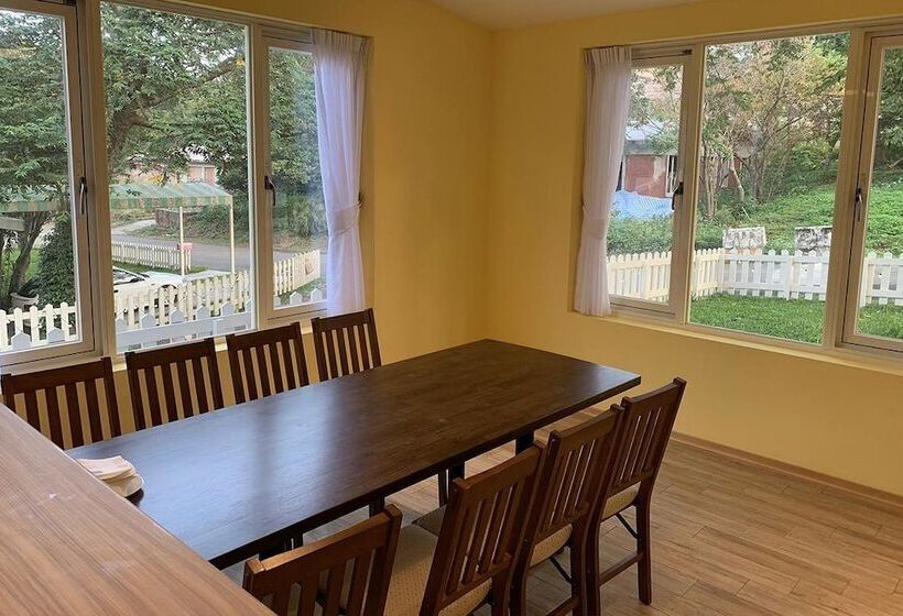 هاستل American Village Resort