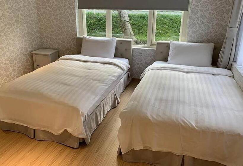 هاستل American Village Resort