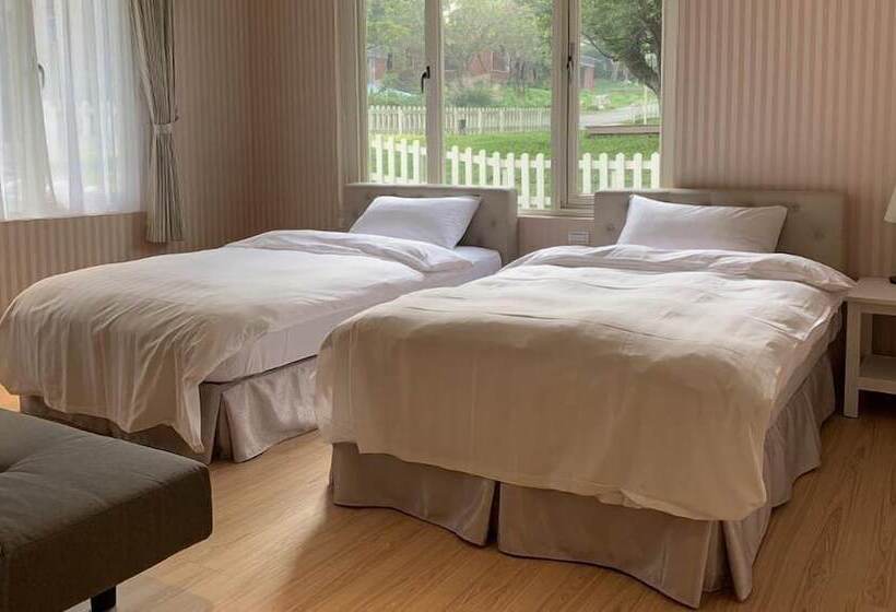 هاستل American Village Resort