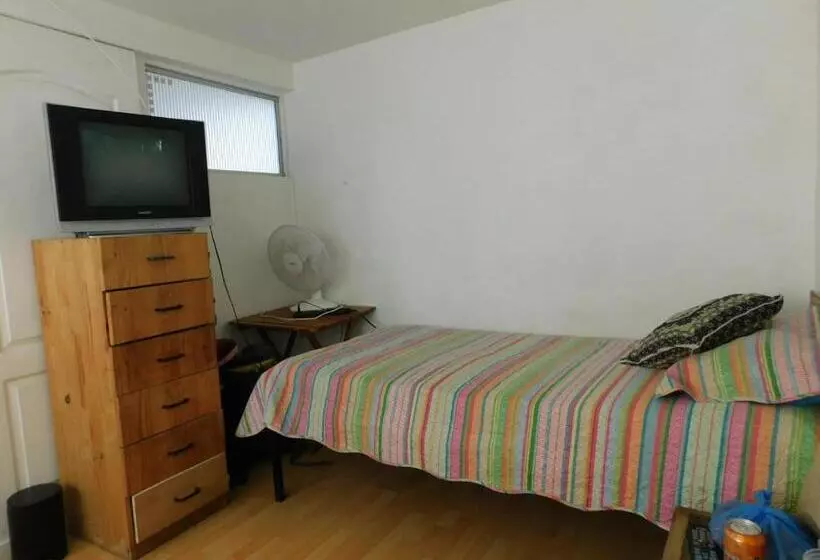 هاستل Hostal Pampaloja