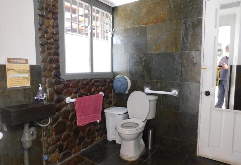 هاستل Hostal Pampaloja