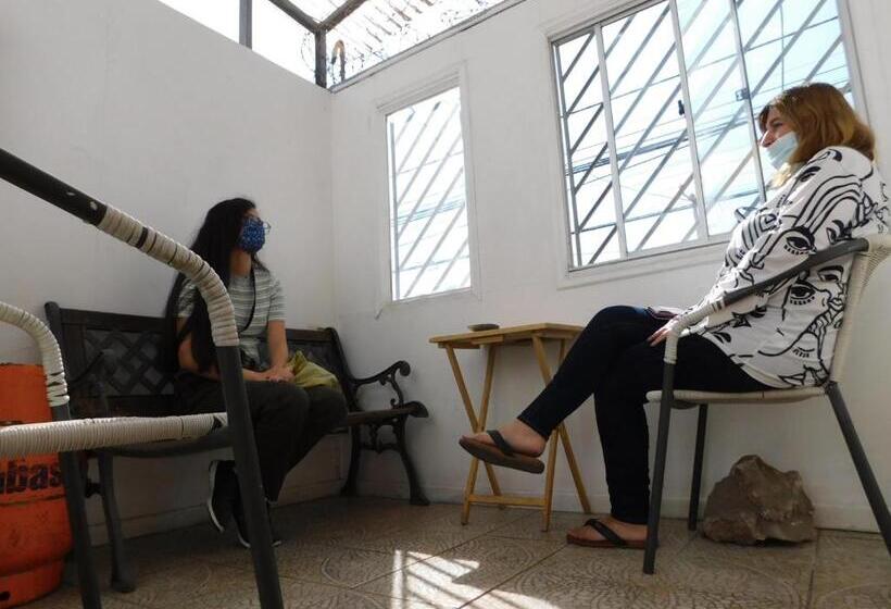 هاستل Hostal Pampaloja