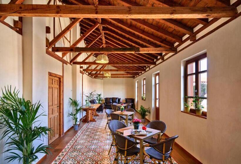 هتل Boutique Adolfo