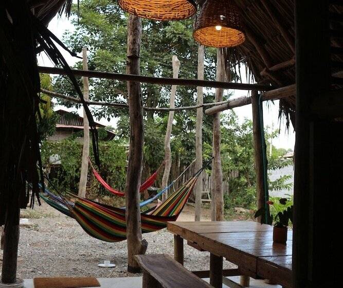 پانسیون Eco Hostel La Esquina Lejana