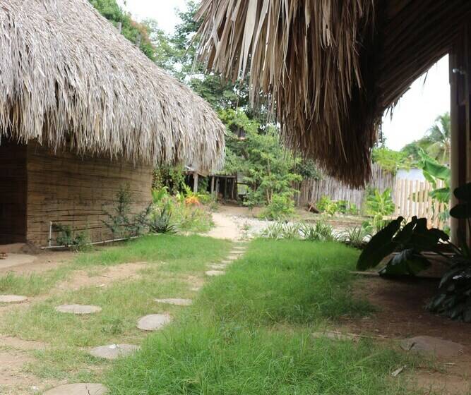 پانسیون Eco Hostel La Esquina Lejana