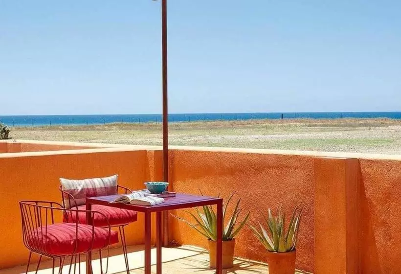 استراحتگاه Trafalgar Polo Club