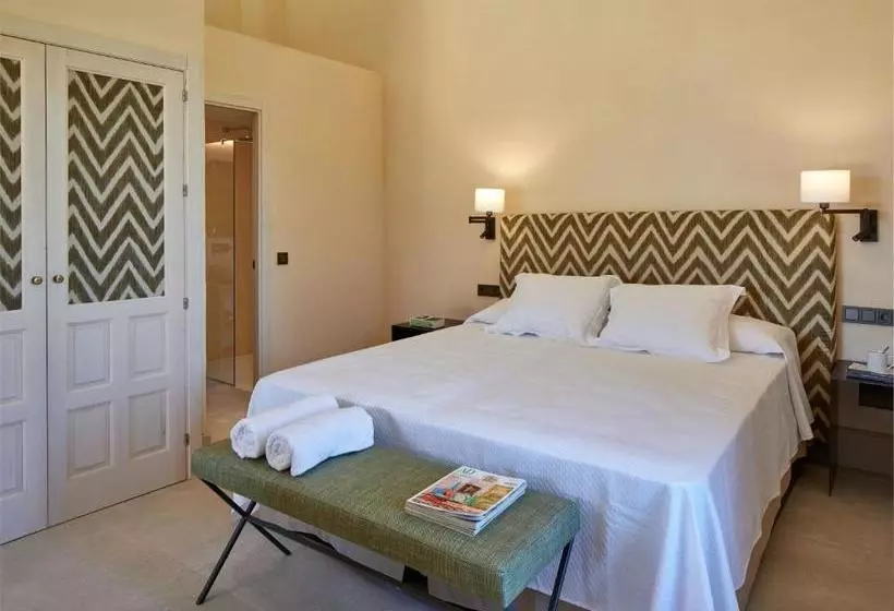 استراحتگاه Trafalgar Polo Club