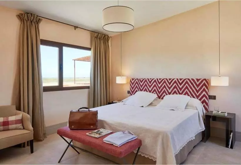 استراحتگاه Trafalgar Polo Club