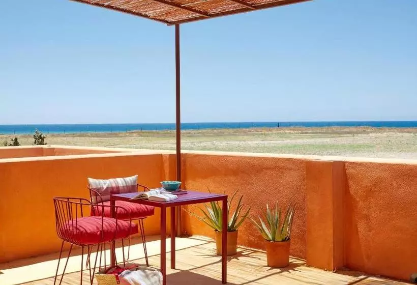 استراحتگاه Trafalgar Polo Club