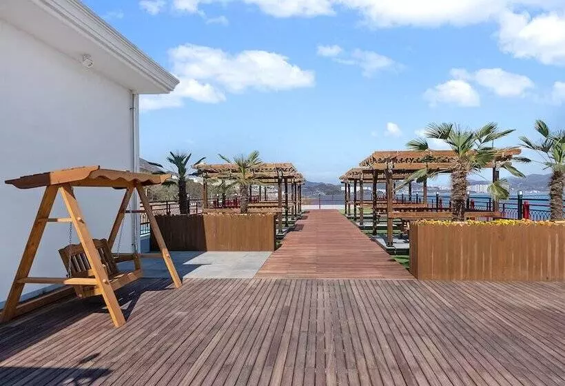 Gold Beach Resort
