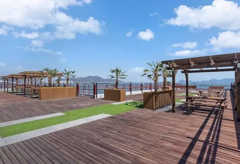 Gold Beach Resort