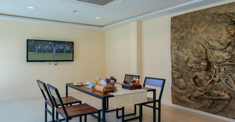 Отель Peace Blue Naiharn Naturist Resort Phuket Sha Extra Plus