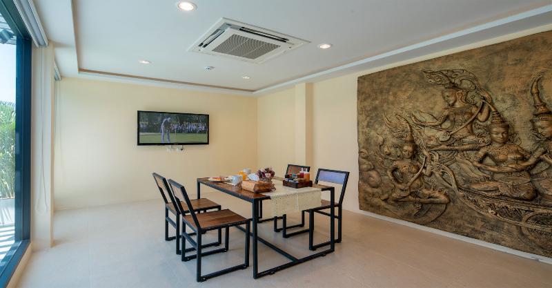 Отель Peace Blue Naiharn Naturist Resort Phuket Sha Extra Plus