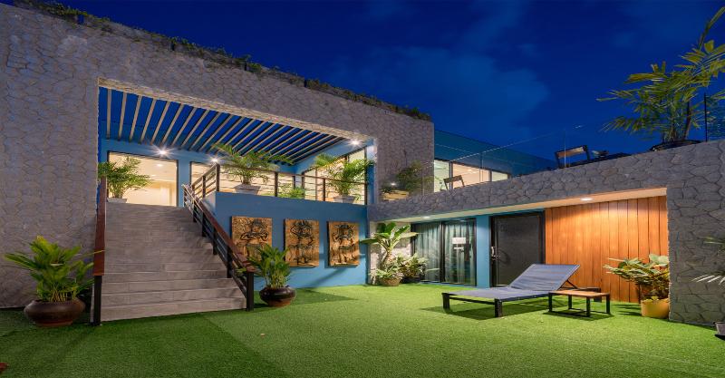 Отель Peace Blue Naiharn Naturist Resort Phuket Sha Extra Plus