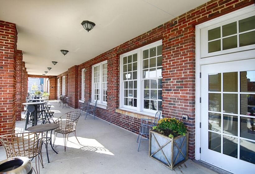 The Stella Hotel & Ballroom