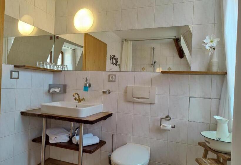 هتل Zum Klötzelmönch