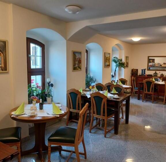 هتل Zum Klötzelmönch