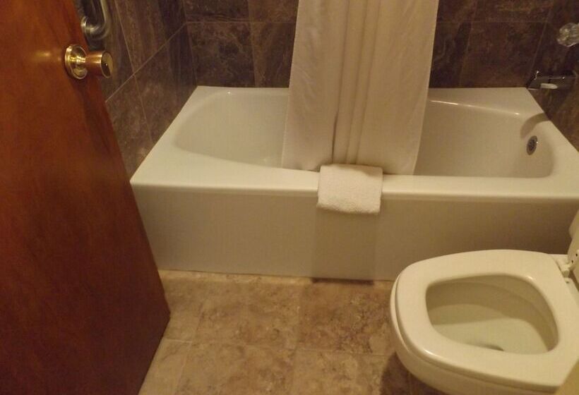 הוסטל Windjammer Lodge