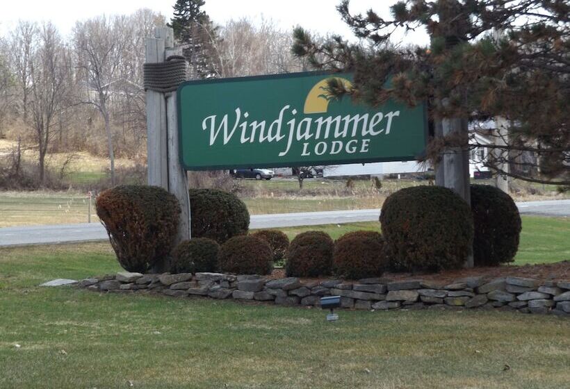 הוסטל Windjammer Lodge