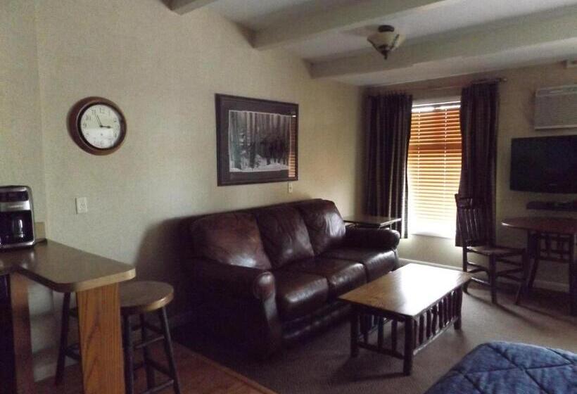 הוסטל Windjammer Lodge