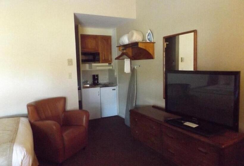 הוסטל Windjammer Lodge