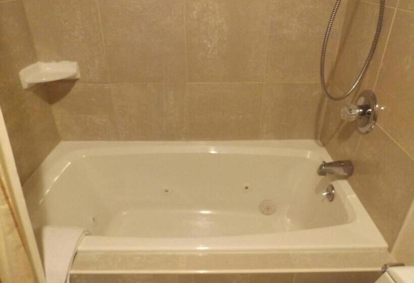 הוסטל Windjammer Lodge