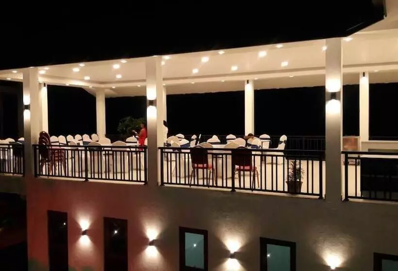 Hotelli Four Points Resort   Anuradhapura