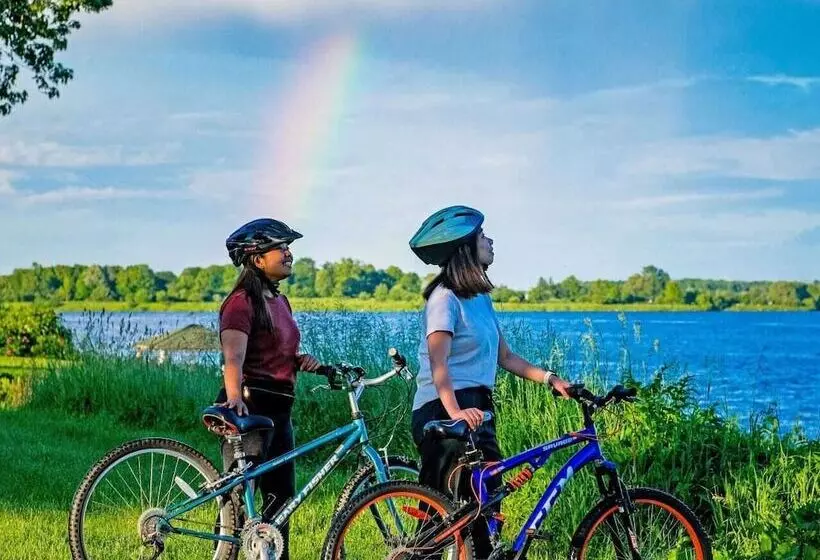 Hotelli Four Points Resort   Anuradhapura