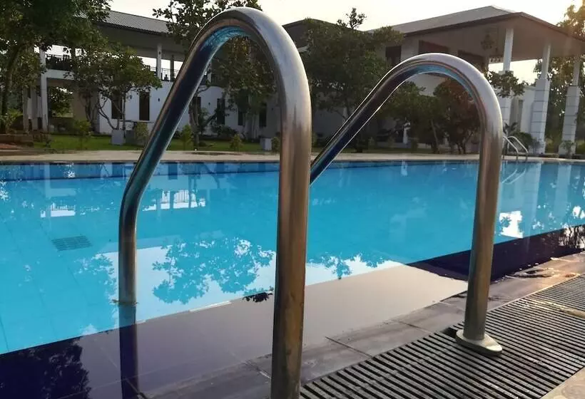 Hotelli Four Points Resort   Anuradhapura