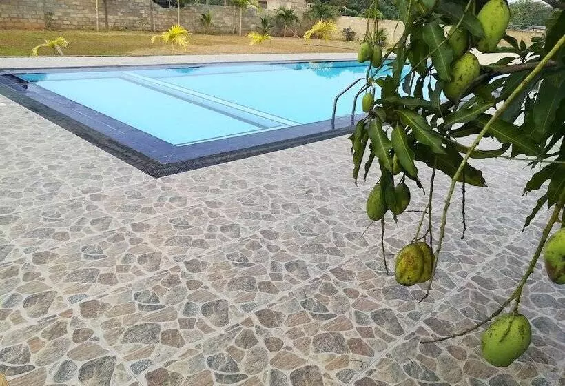 Hotelli Four Points Resort   Anuradhapura