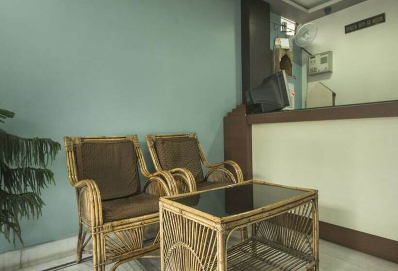 בית מלון כפרי Oyo 17216 Classic Lodge