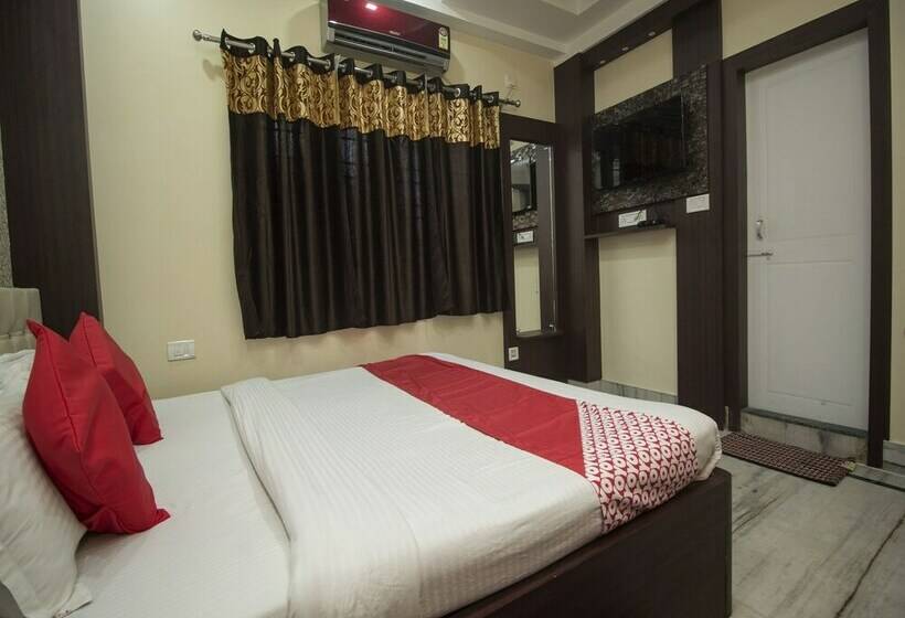 בית מלון כפרי Oyo 17216 Classic Lodge