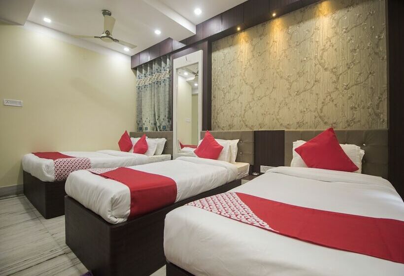 בית מלון כפרי Oyo 17216 Classic Lodge