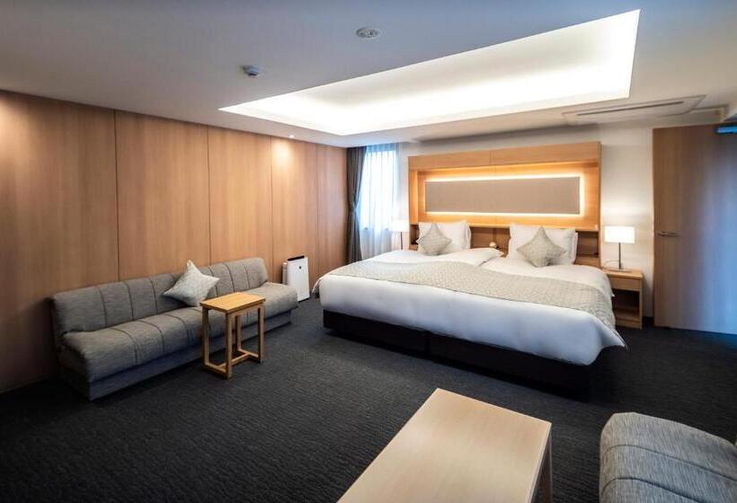 Kyoto Shijo Takakura Hotel Grandereverie