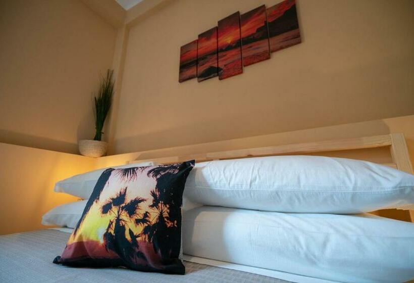 پانسیون Sea Station