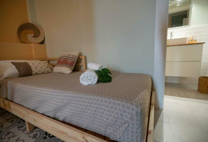 پانسیون Sea Station