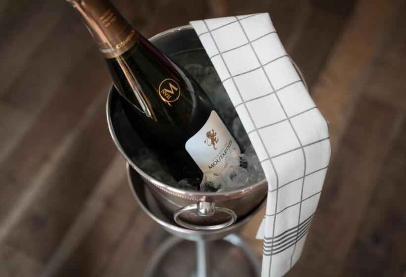 The White Swan Hotel Bar & Restaurant