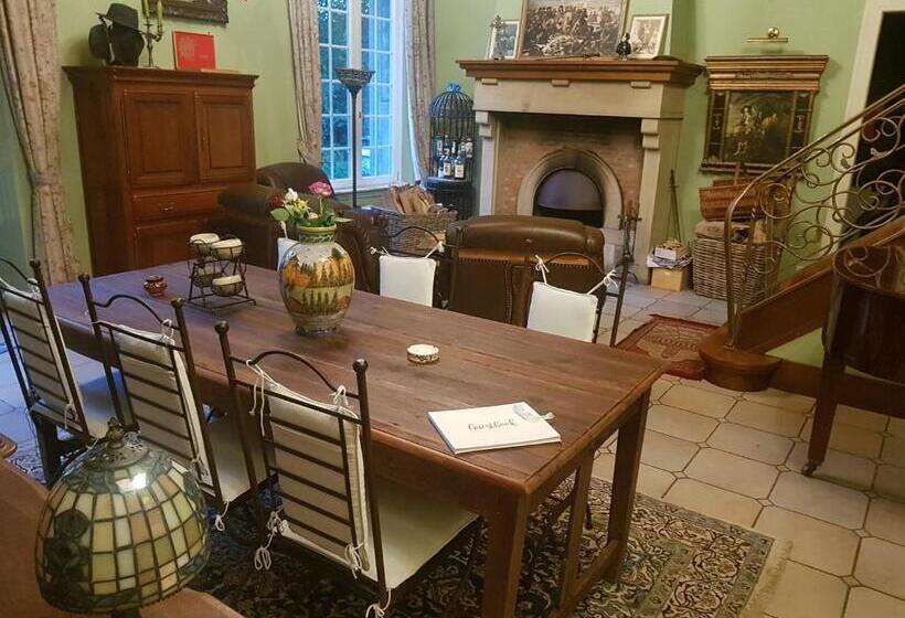 مبيت وإفطار Château Lambert Moulinsart Hotel, Shuttle Airport, Long Term Parking, Snooker, Large Terrasse, Dinne