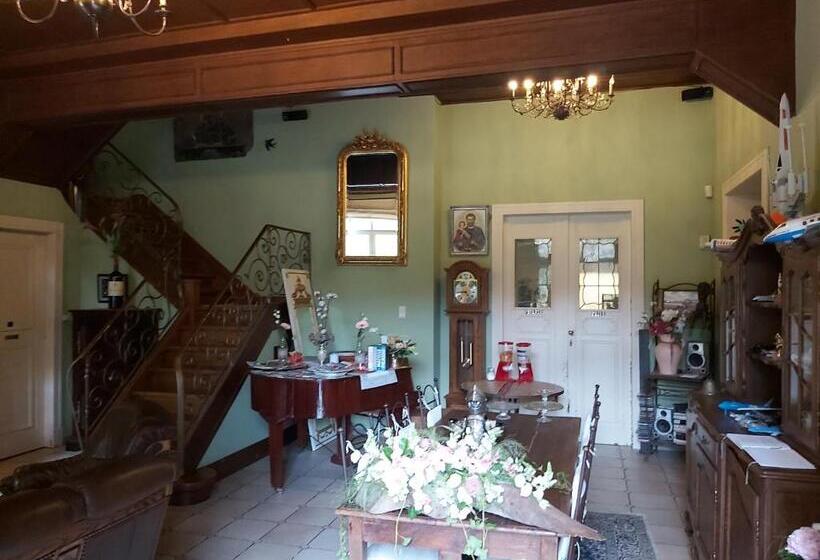 مبيت وإفطار Château Lambert Moulinsart Hotel, Shuttle Airport, Long Term Parking, Snooker, Large Terrasse, Dinne