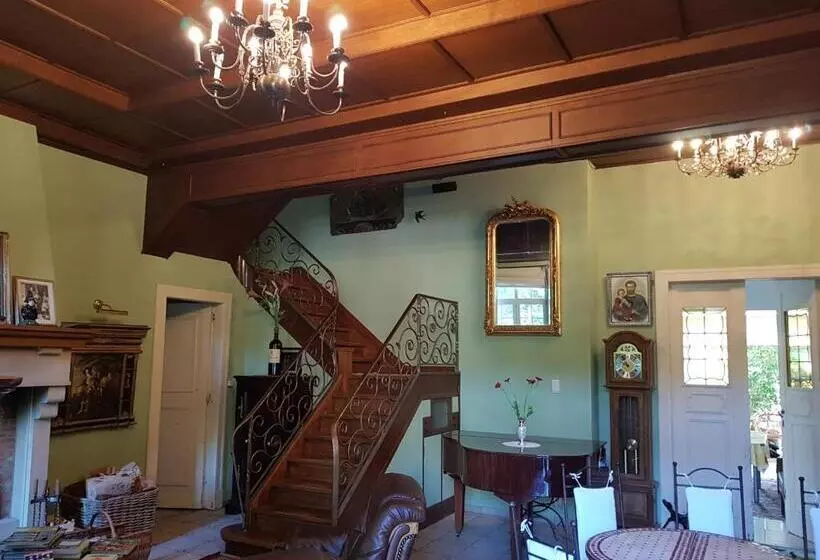 ベッドアンドブレックファースト Château Lambert Moulinsart Hotel, Shuttle Airport, Long Term Parking, Snooker, Large Terrasse, Dinne